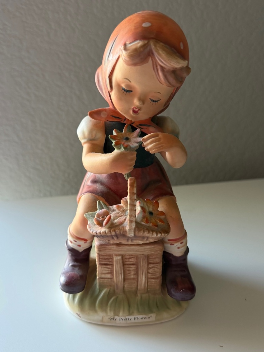 Kelvin Exclusives Figurine 1962 Little Girl with Flower Basket Japan C-310